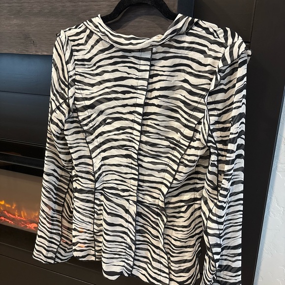 Zebra Print Tie-Front Blouse - Picture 4 of 5